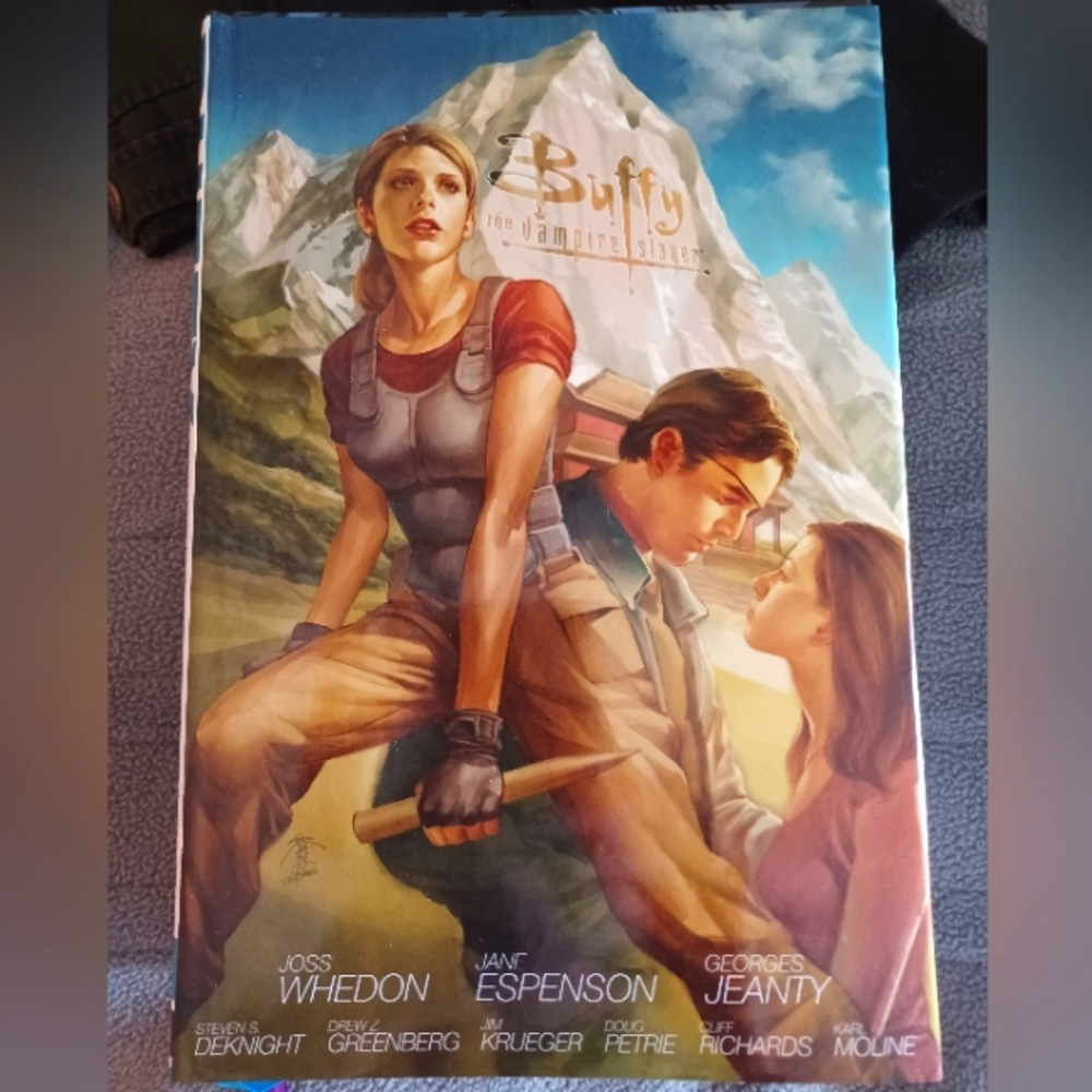 Buffy the vampire slayer season 8 vol. 3 hard cover comic book series